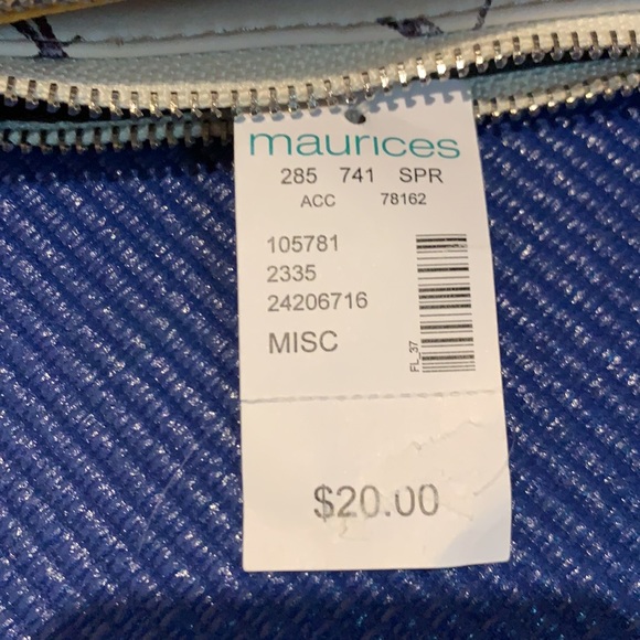 3 Wristlets from Maurices, white, gold, black, trendy, purse, pouches makeup bag - Picture 4 of 4